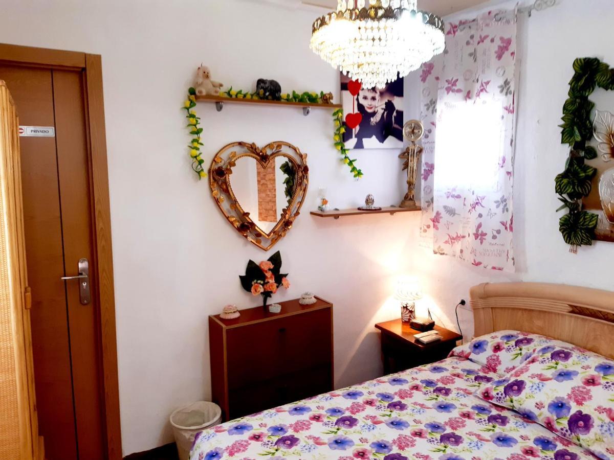 Вилла Charming House In Illar With Mountain View And Balcony Экстерьер фото